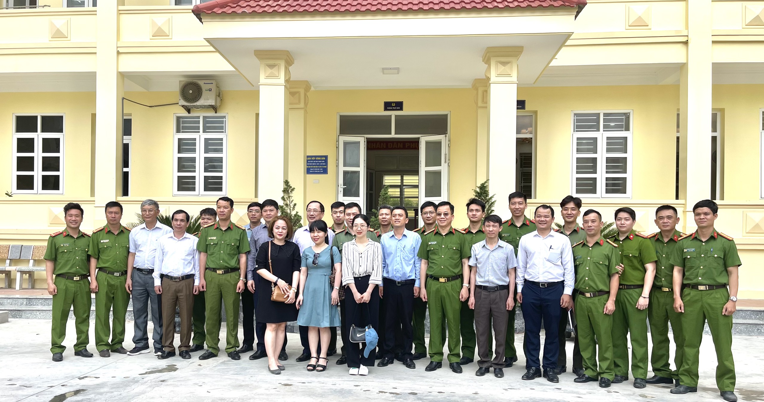 Hội đồng lý luận Trung ương và Thành uỷ ra khảo sát thực tế tại huyện Bạch Long Vĩ